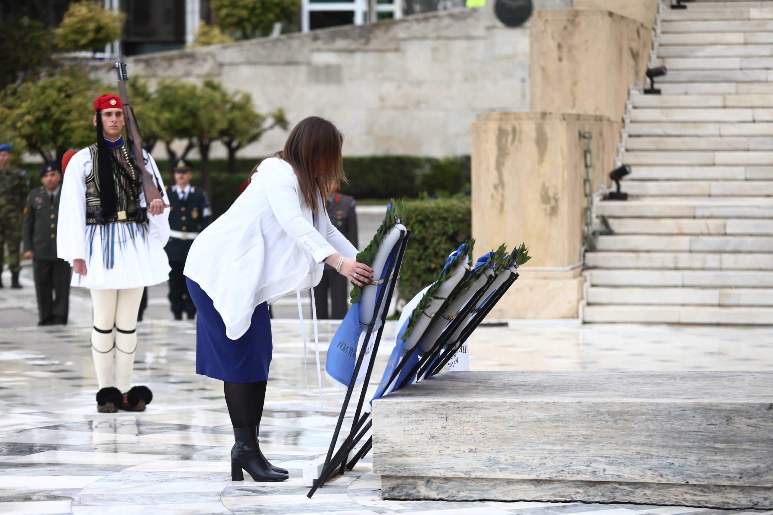 25η Μαρτίου, κατάθεση στεφάνων, Σύνταγμα