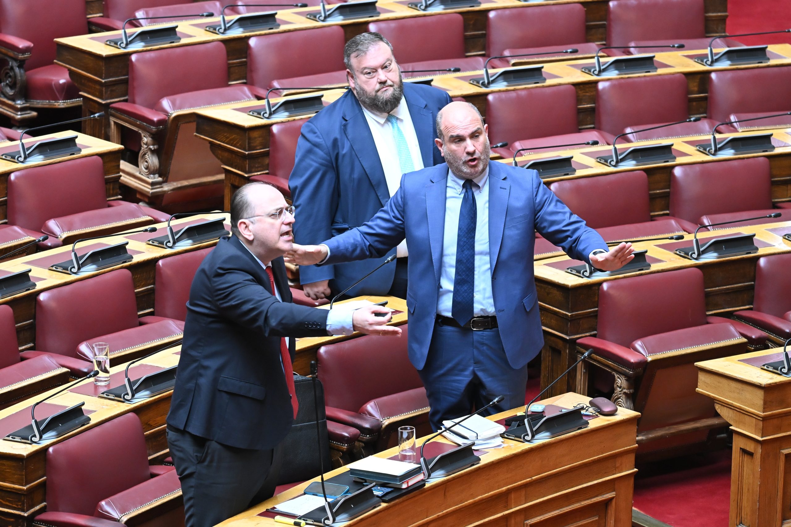 Βουλή ένταση