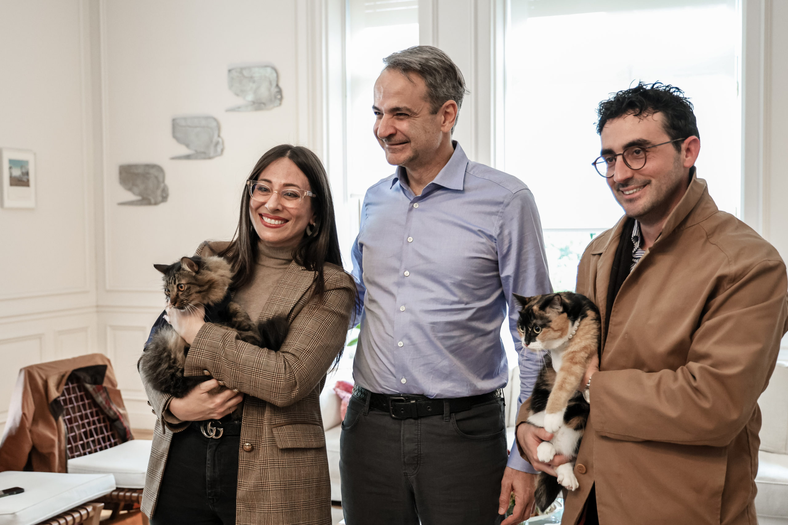 Μητσοτάκης- επαναπατρισθέντες- ζώα συντροφιάς