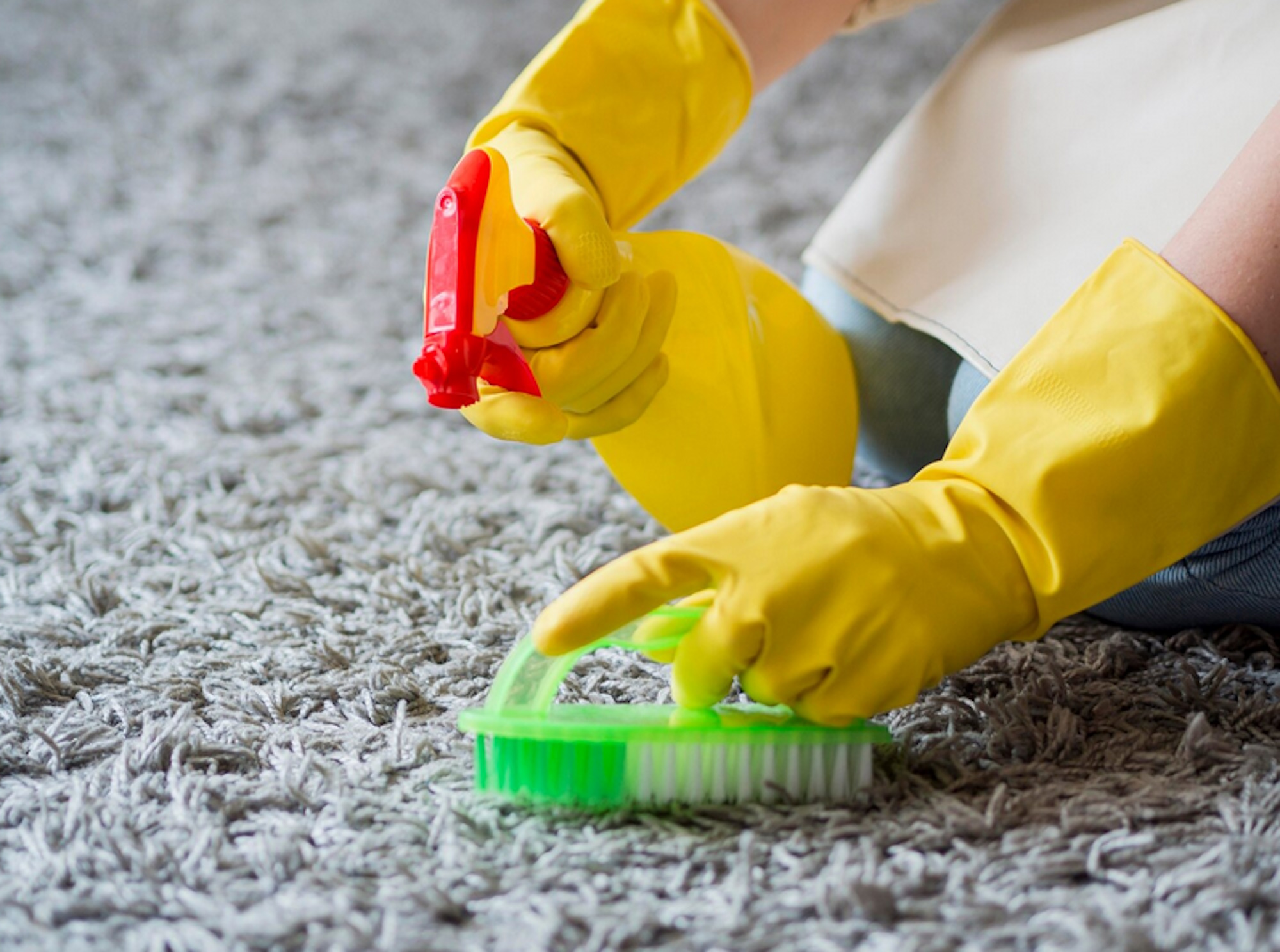 Καθαρισμός χαλιών: Πώς να αφαιρέσετε τους επίμονους λεκέδες σε δευτερόλεπτα με ένα προϊόν