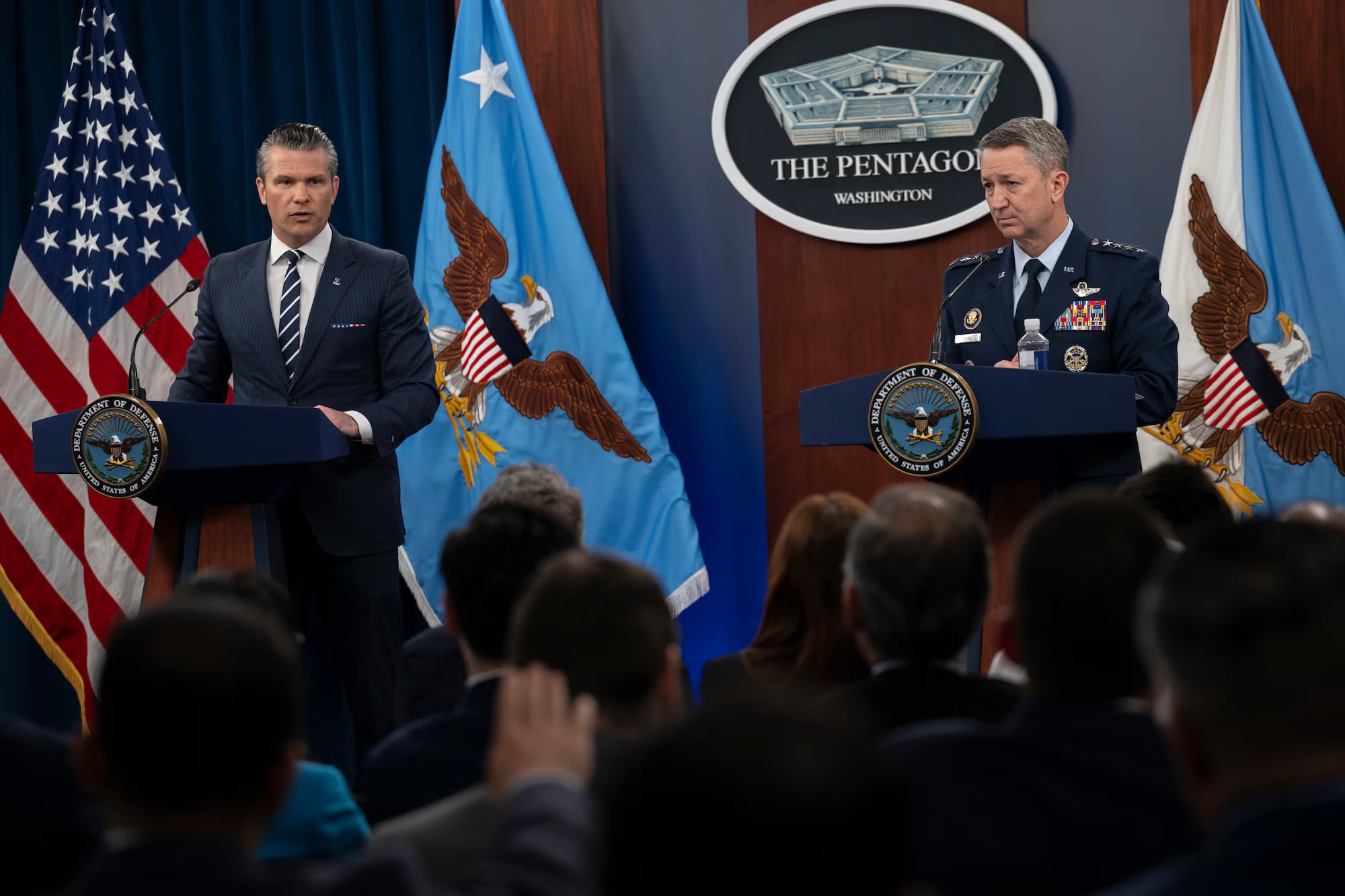 Πιτ Χέγκσεθ Νταν Κέιν Μέση Ανατολή