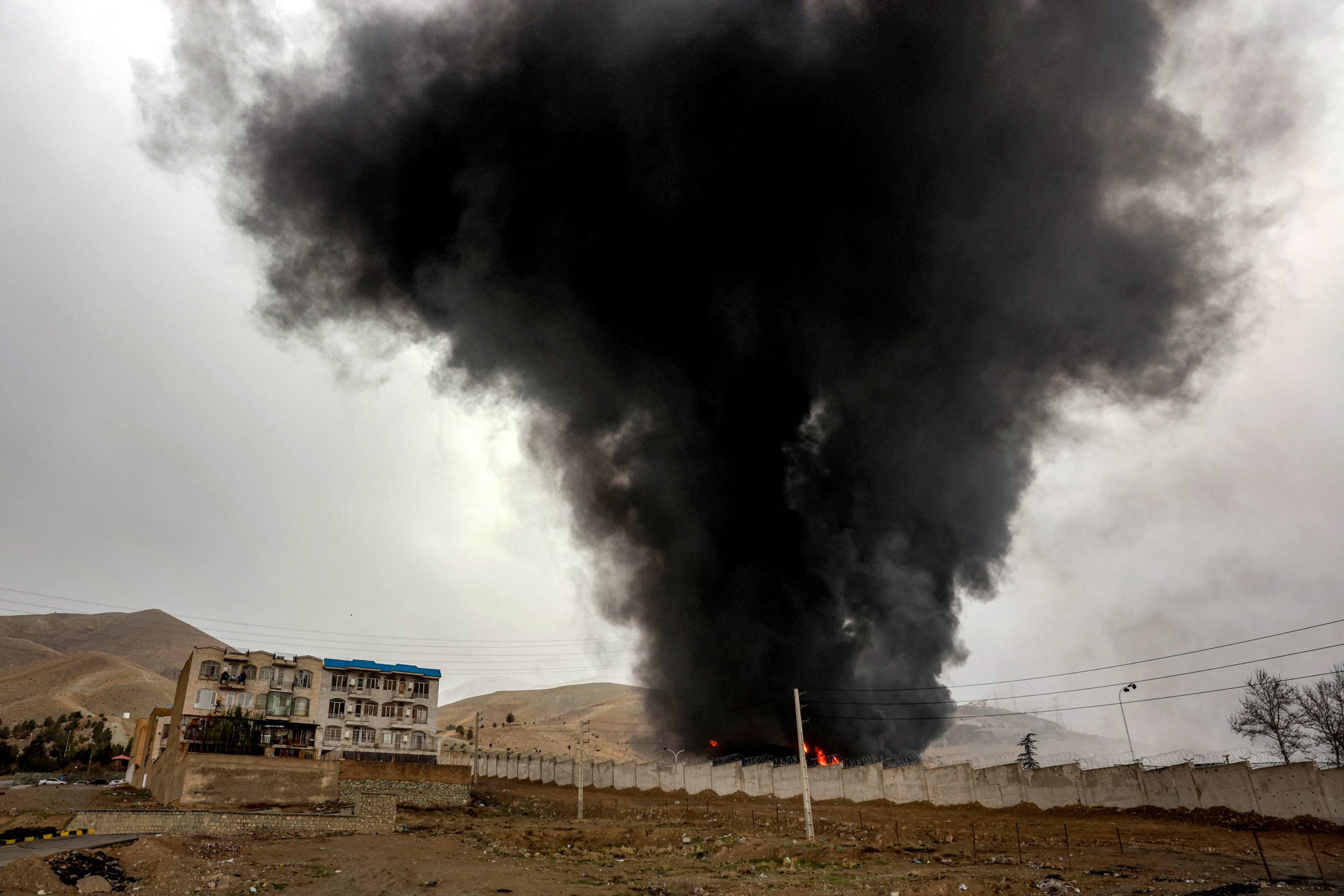 Ιράν, Τεχεράνη, Πετρελαϊκές εγκαταστάσεις, επιθέσεις