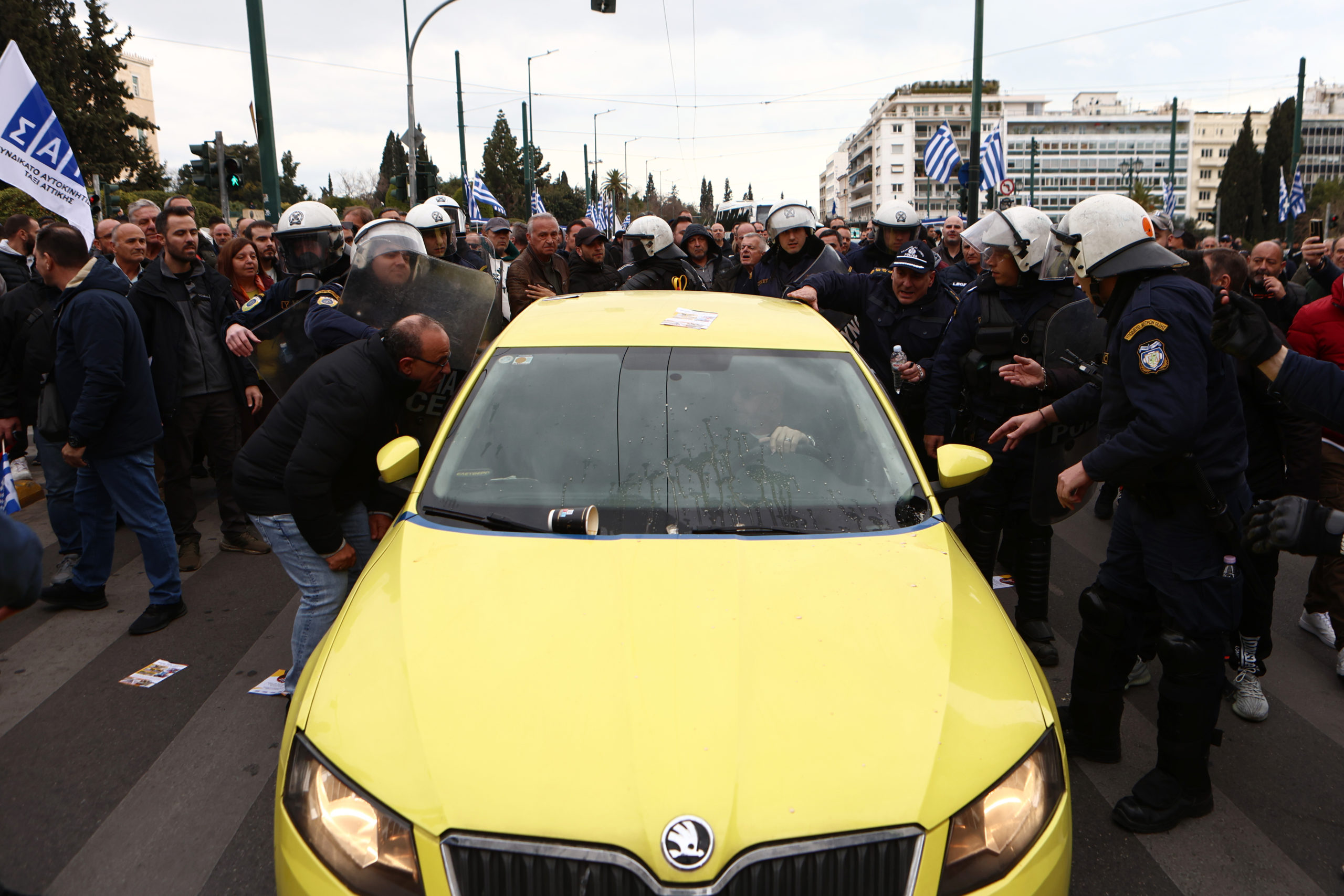 Ταξί, Απεργία, Σύνταγμα, ένταση