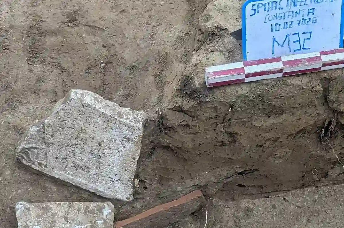 Η ελληνική επιγραφή που ανακαλύφθηκε. Φωτογραφία: Μουσείο Εθνικής Ιστορίας και Αρχαιολογίας της Κωνστάντζας