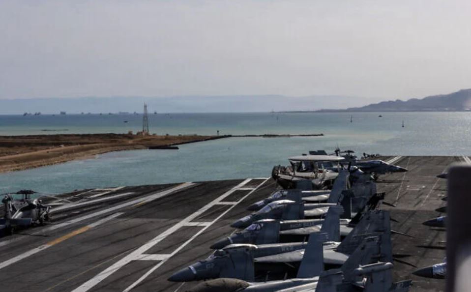 Το USS Gerald R. Ford διέσχισε τη Διώρυγα του Σουέζ στις 5 Μαρτίου 2026. (φωτογραφία: US Navy)