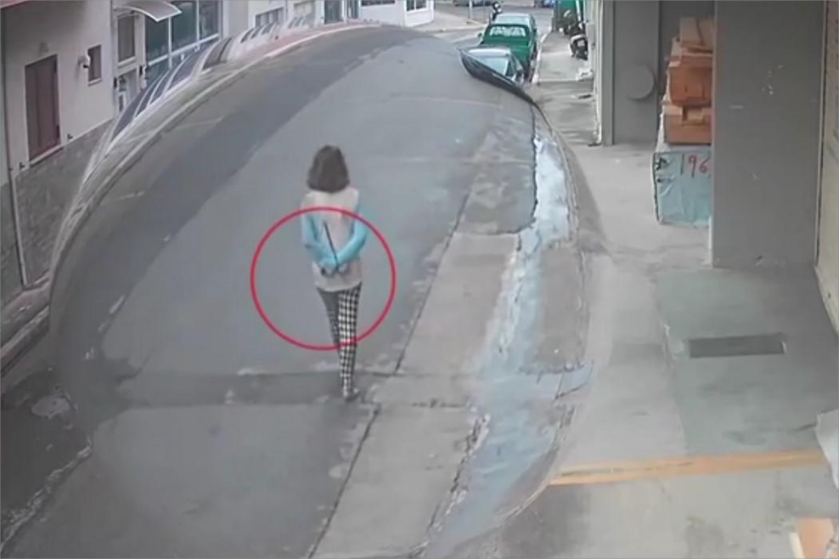 Νεάπολη Λακωνίας, Γυναίκα δεμένη πισθάγκωνα