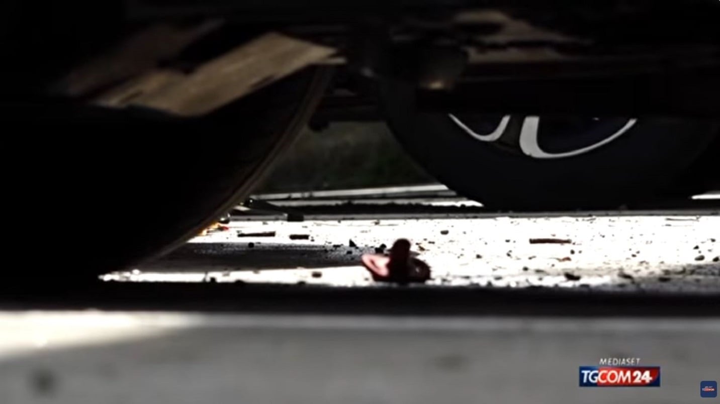 Τραγωδία στην Ιταλία: Μητέρα με επιλόχειο κατάθλιψη πήδηξε από τον τρίτο όροφο με τα 3 παιδιά της