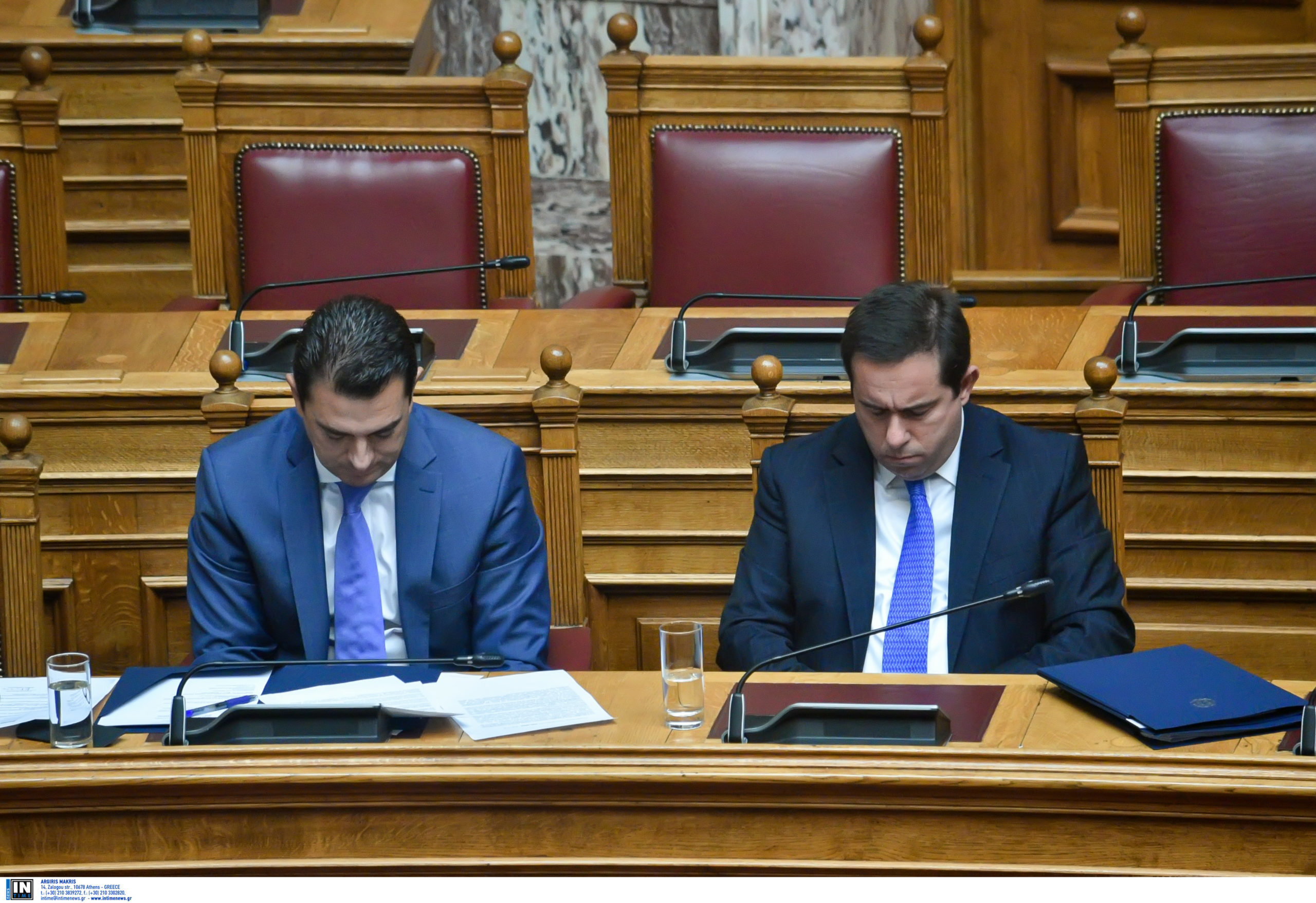 Παραιτήθηκαν ο Κώστας Σκρέκας και ο Νότης Μηταράκης από τις θέσεις τους