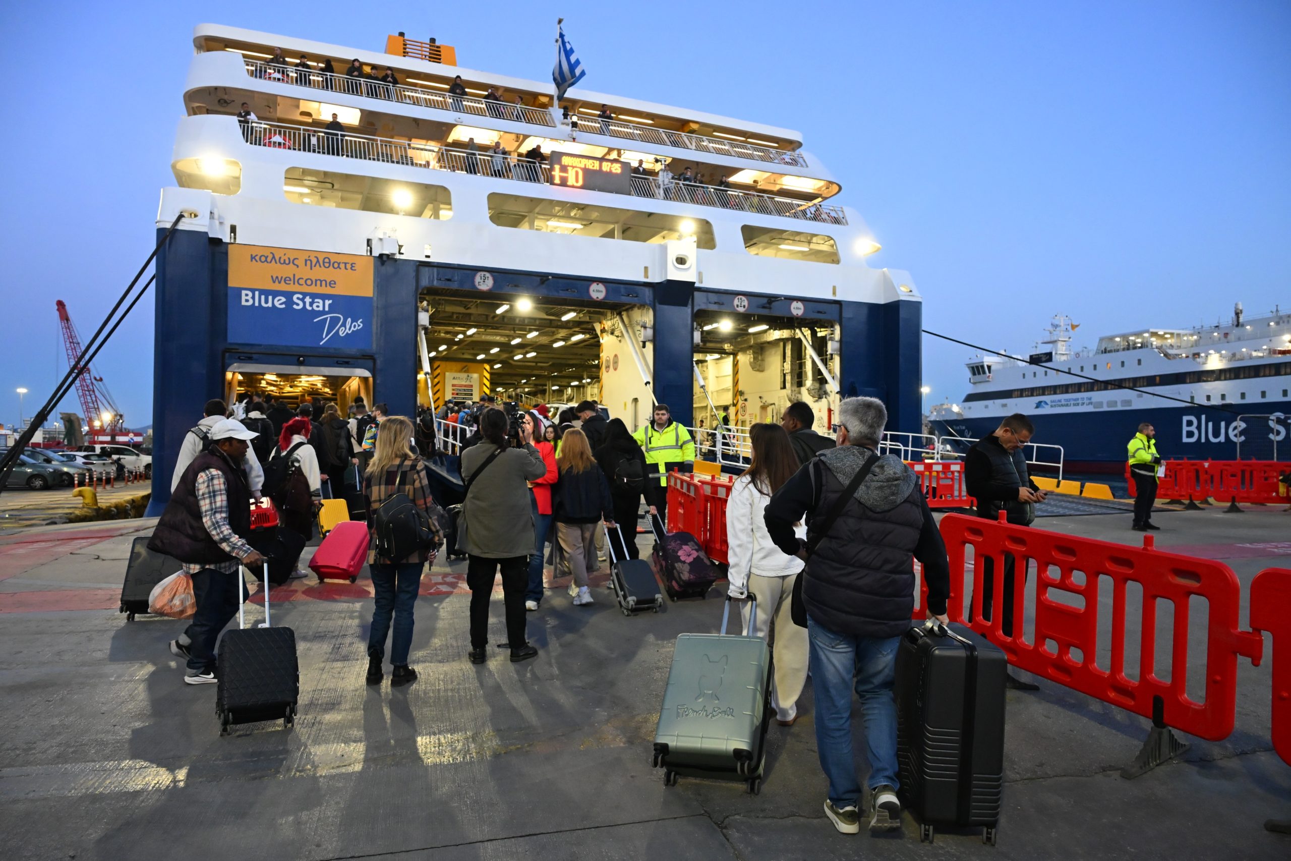 εκδρομείς Πάσχα λιμάνι Πειραιά