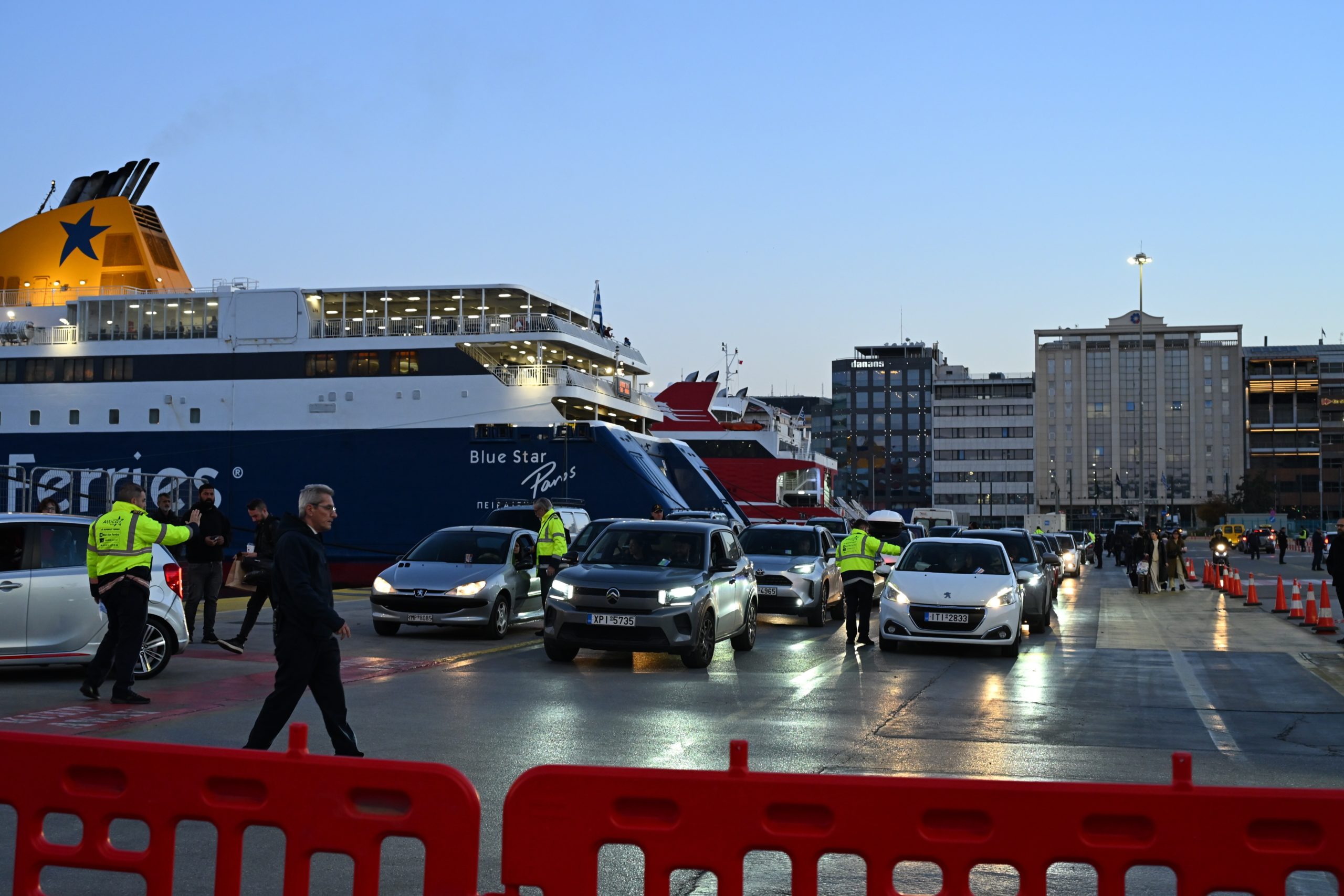 εκδρομείς Πάσχα λιμάνι Πειραιά
