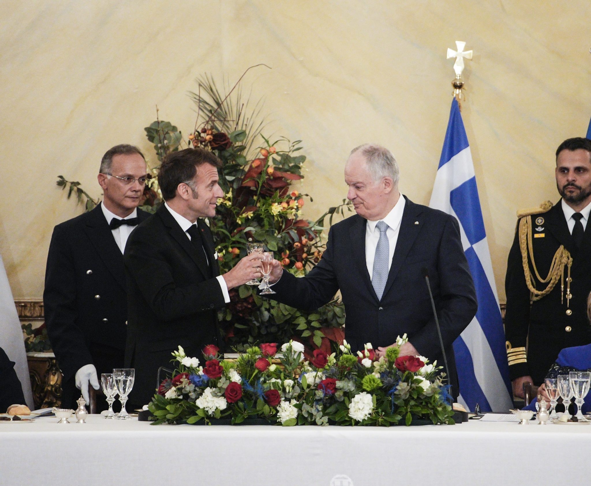 Μακρόν , Τασούλας