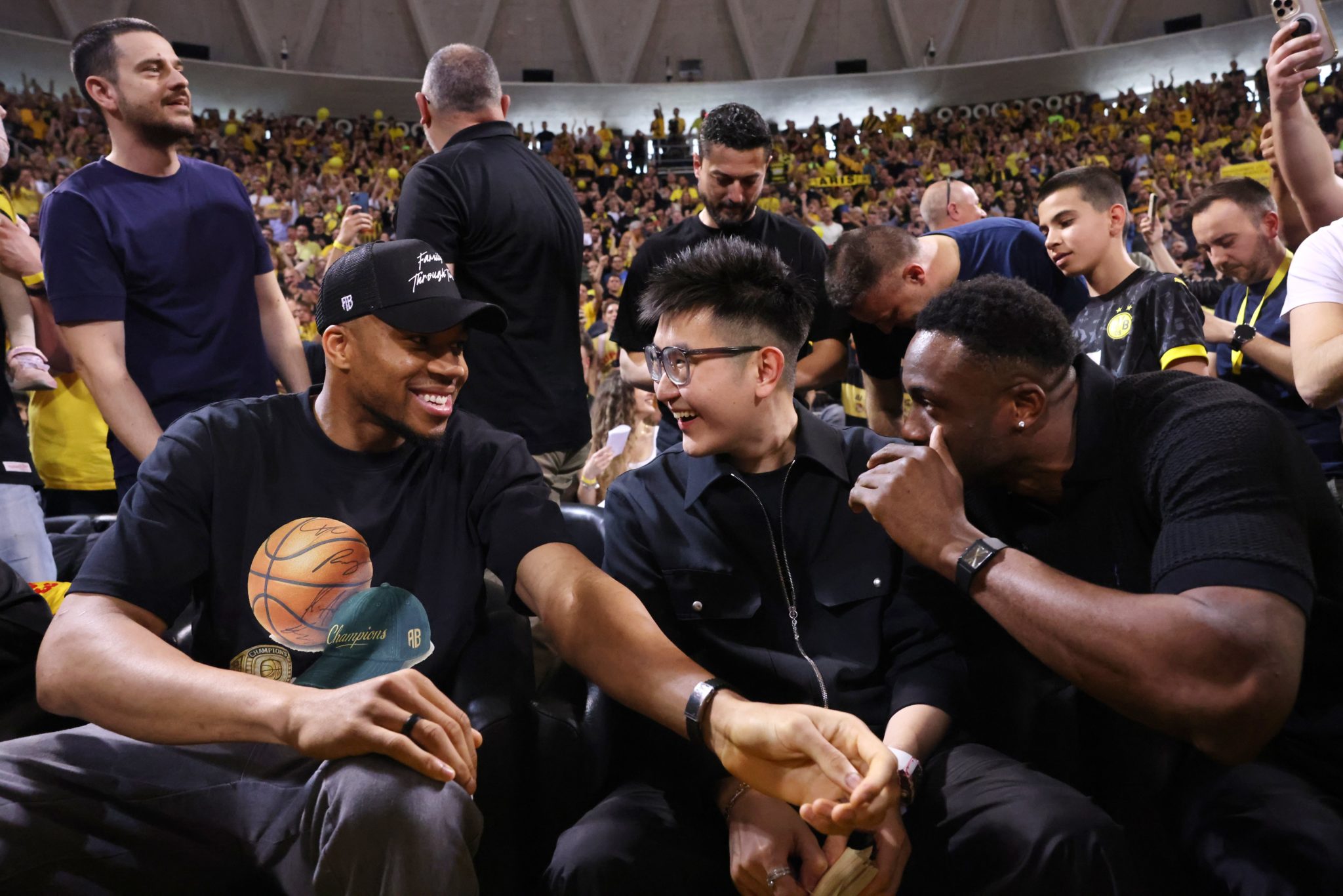 ΓΙΑΝΝΗΣ ΑΝΤΕΤΟΚΟΥΝΜΠΟ