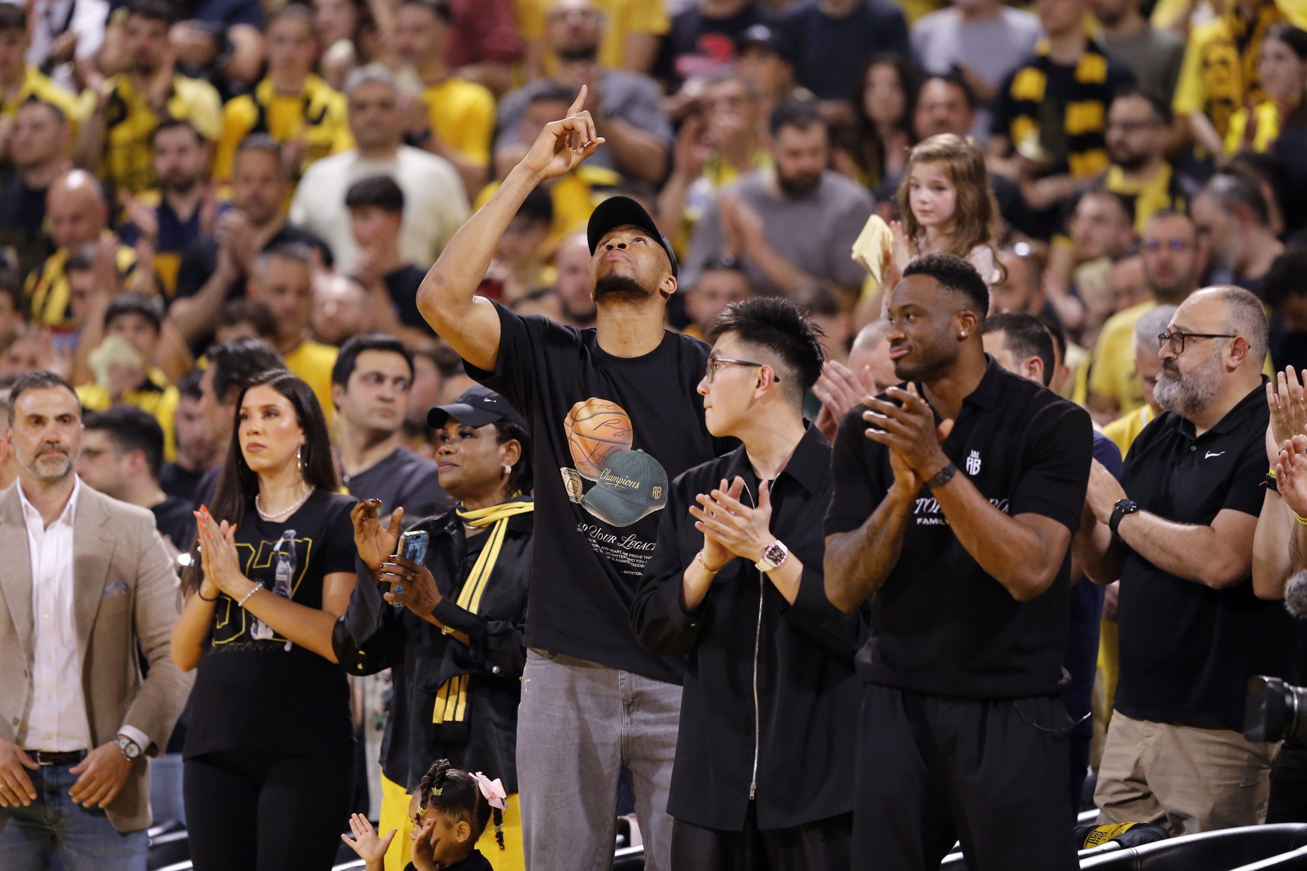 ΓΙΑΝΝΗΣ ΑΝΤΕΤΟΚΟΥΝΜΠΟ