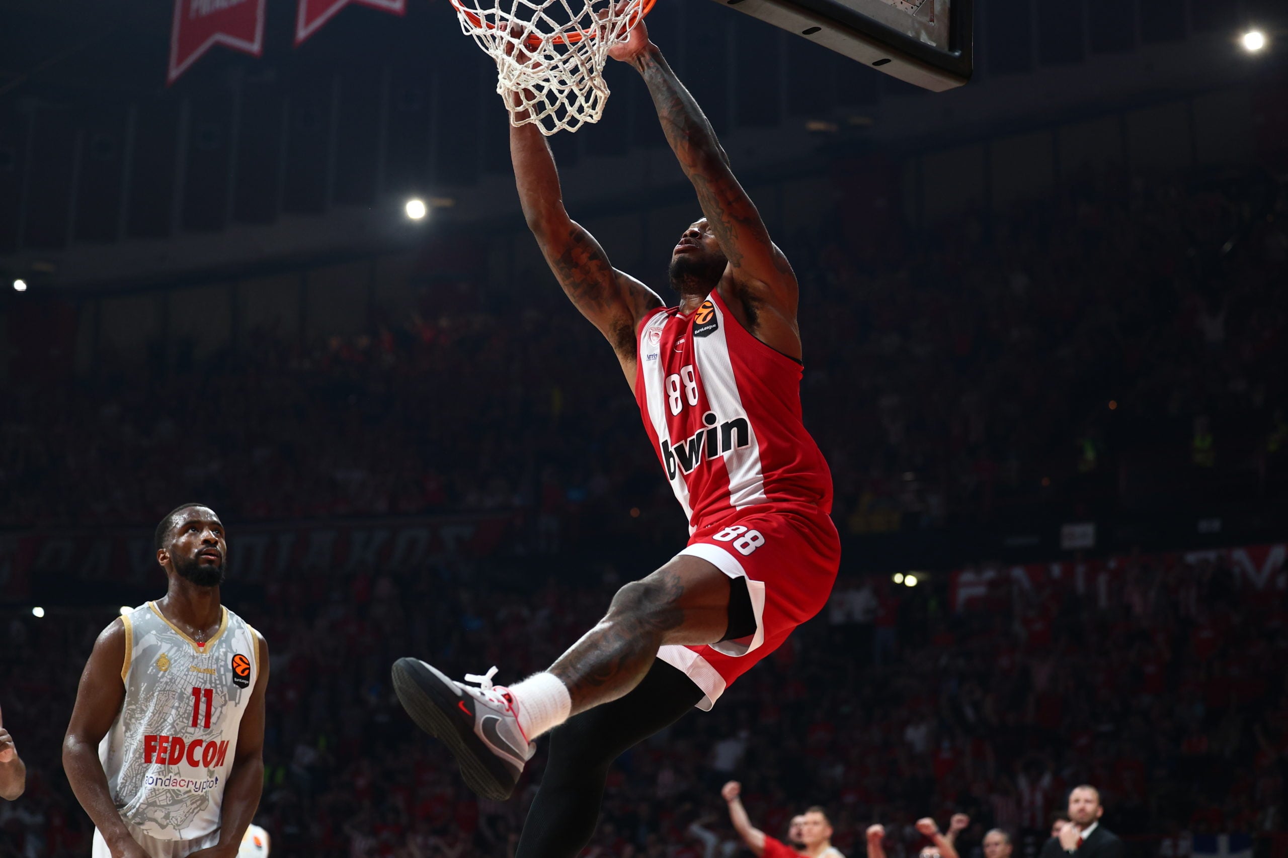 Ολυμπιακός – Μονακό 94-64: Πάρτι στο ΣΕΦ – Μία νίκη μακριά από το Final 4 οι Ερυθρόλευκοι