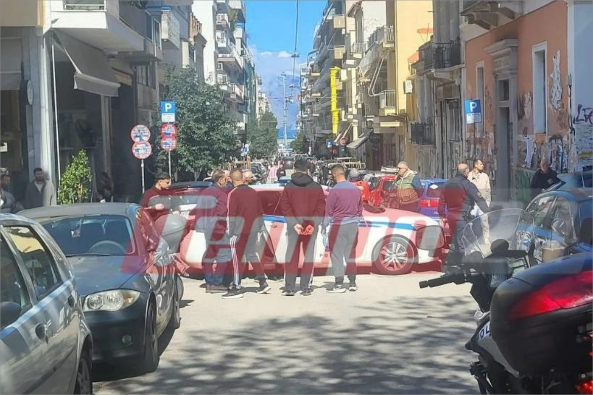 Πάτρα: Συνελήφθη άνδρας που γυρνούσε ημίγυμνος στο κέντρο της πόλης