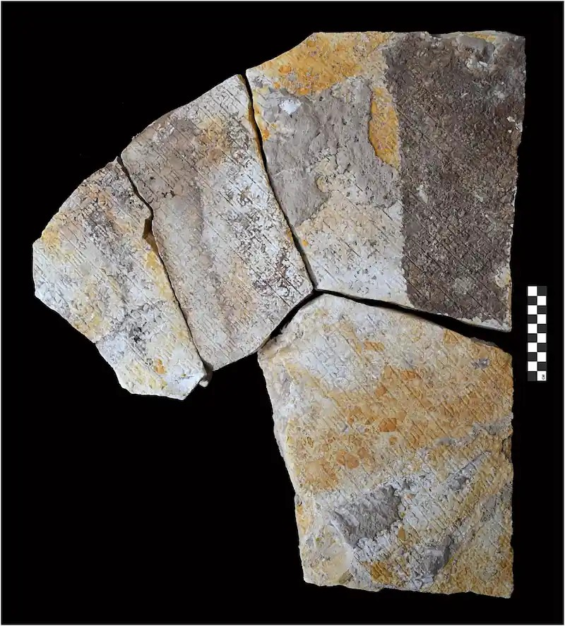 Θραύσματα στήλης. Πηγή: T. Harrison κ.ά. 2026 