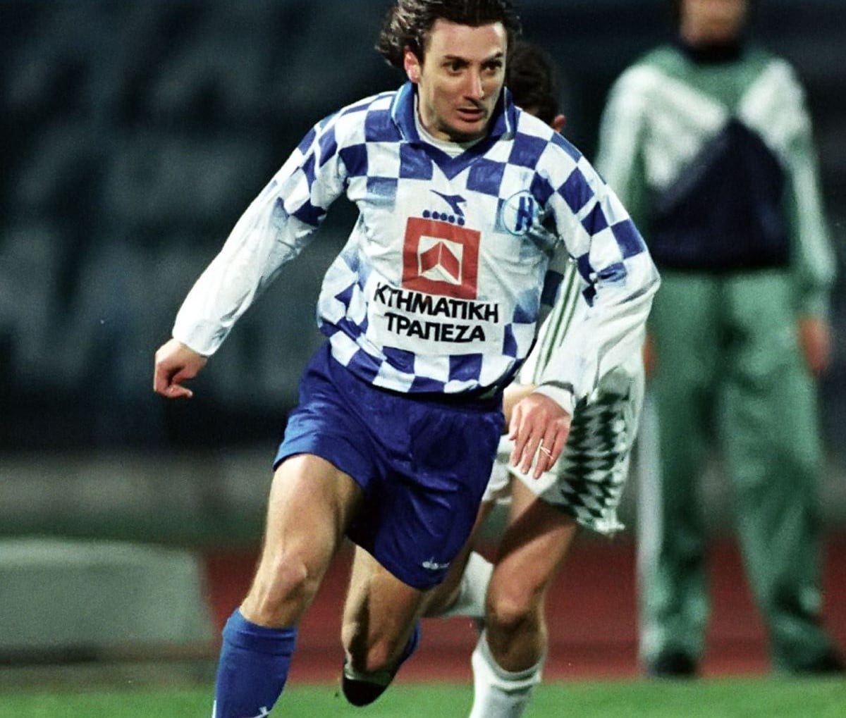 Θλίψη στο ελληνικό ποδόσφαιρο: Πέθανε ο Στέφανος Μπορμπόκης σε ηλικία 59 ετών – Υπήρξε 29 φορές διεθνής