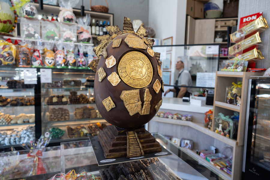 τεράστιο αυγό- Θεσσαλονίκη