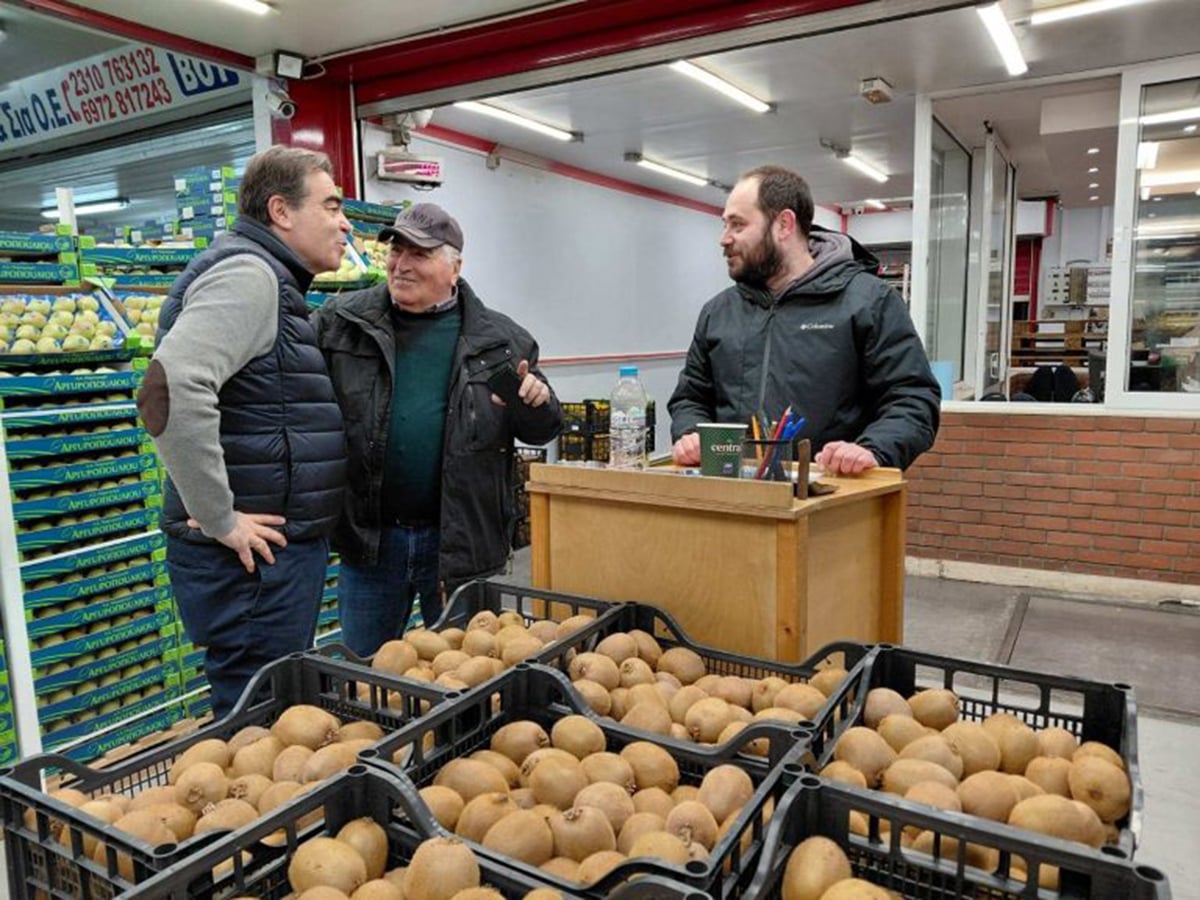 Μαργαρίτης Σχοινάς: Στην Κεντρική Λαχαναγορά Θεσσαλονίκης η πρώτη επίσκεψη του υπουργού Αγροτικής Ανάπτυξης και Τροφίμων – Τι συζήτησε με τους εμπόρους