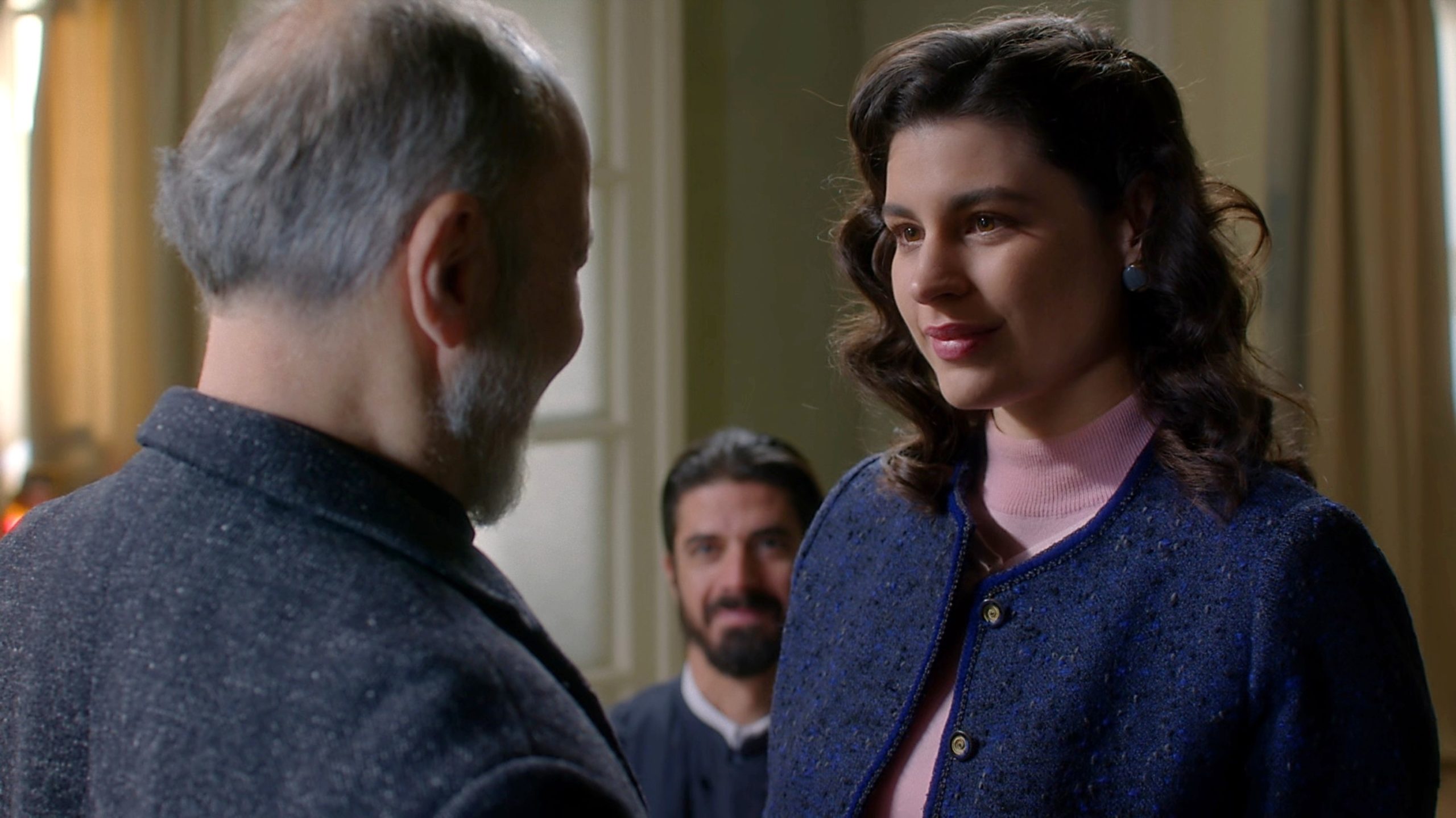 Άγιος έρωτας: Χλόη και Νικόλαος δεν λένε όλη την αλήθεια στον Λεωνίδα