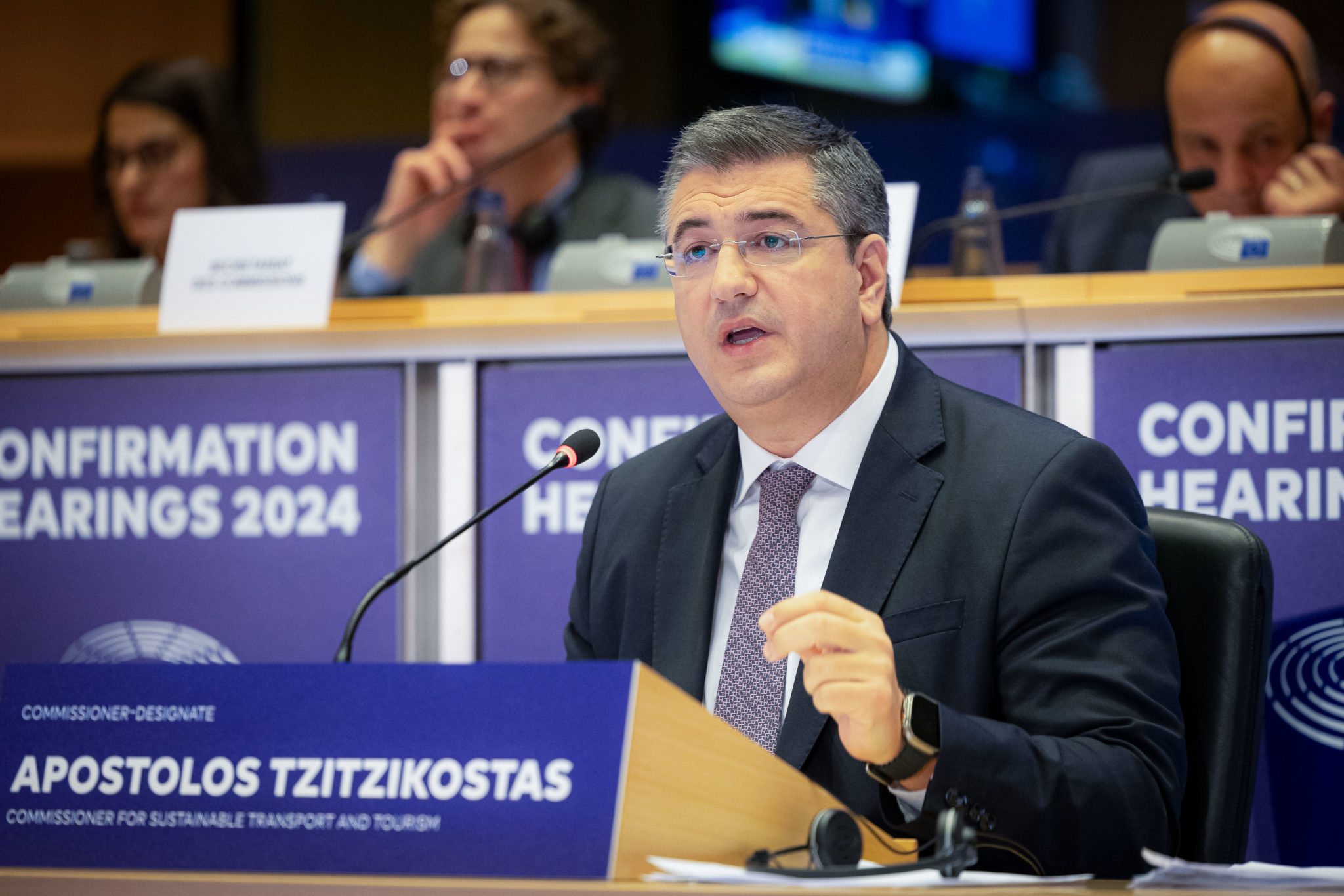 Απόστολος Τζιτζικώστας