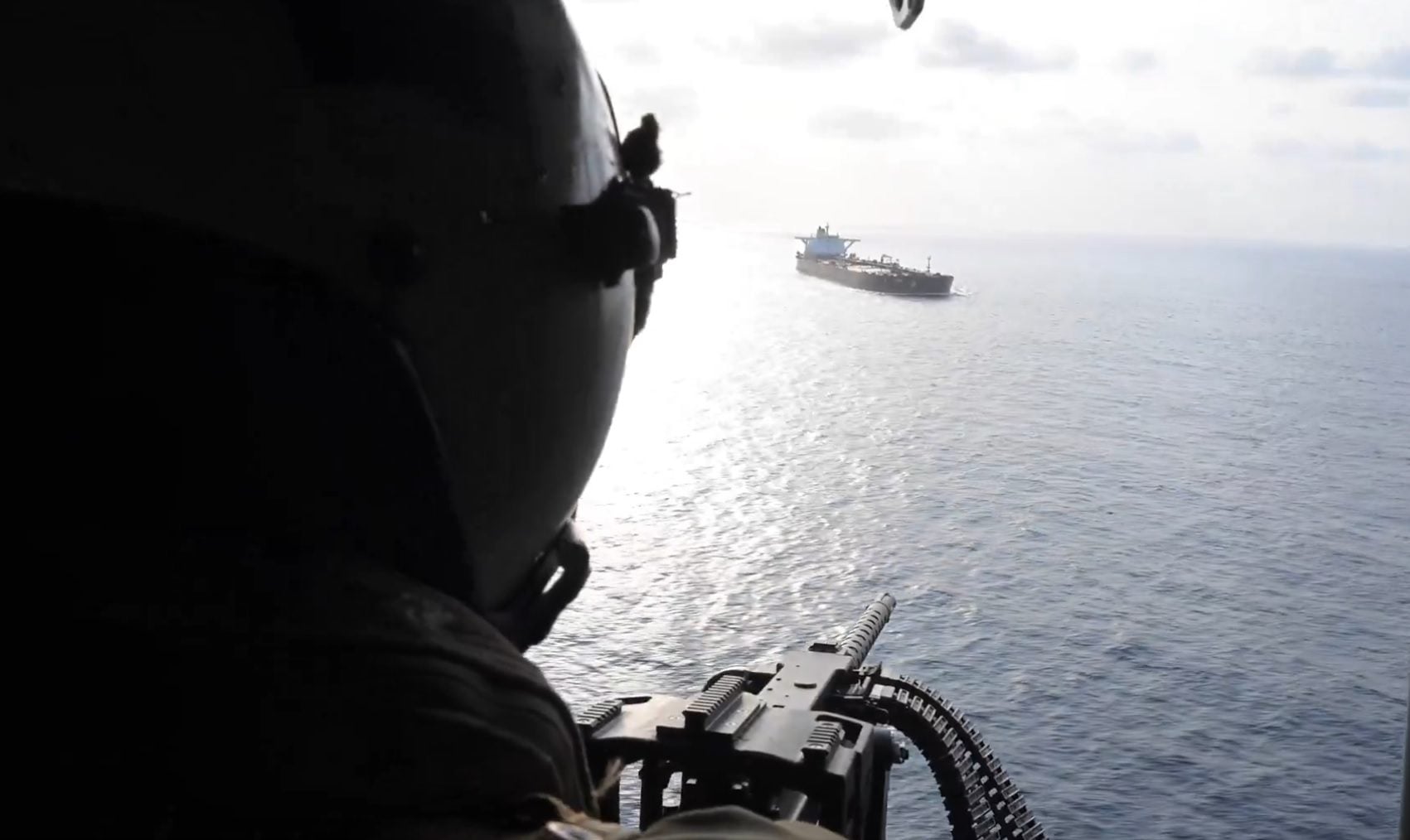 ΗΠΑ: 27 πλοία αναχαιτίστηκαν από την έναρξη του ναυτικού αποκλεισμού – Το βίντεο που έδωσε στη δημοσιότητα η CENTCOM