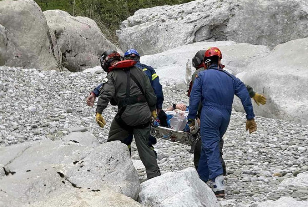 Στο χειρουργείο η 63χρονη που τραυματίστηκε στο Φαράγγι του Βίκου – ΦΩΤΟ και ΒΙΝΤΕΟ από την επιχείρηση διάσωσής της