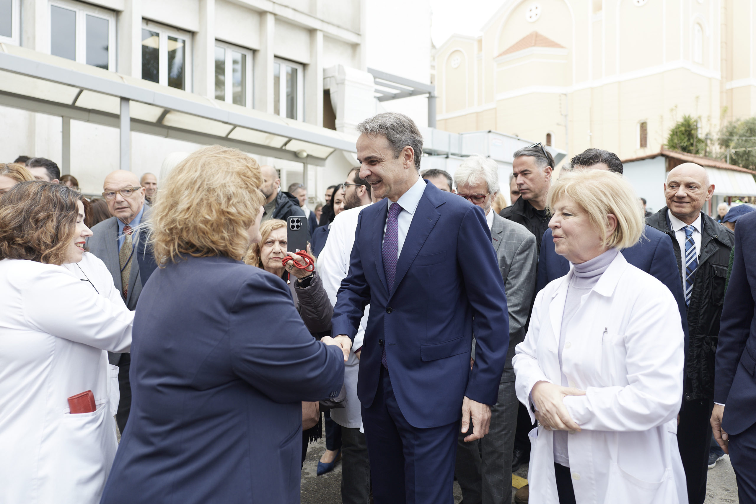 Επίσκεψη του πρωθυπουργού Κυριάκου Μητσοτάκη στο νοσοκομείο «Μεταξά»