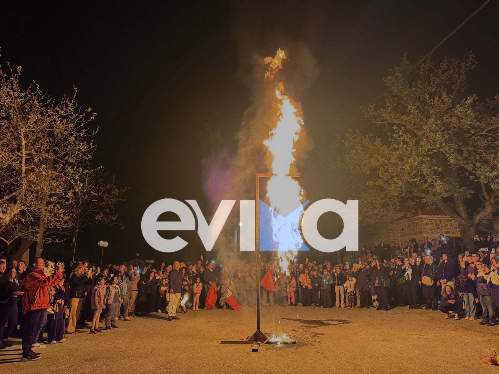 Εύβοια: Έκαψαν και φέτος τον Ιούδα στην πλατεία του Αλμυροποτάμου – ΒΙΝΤΕΟ