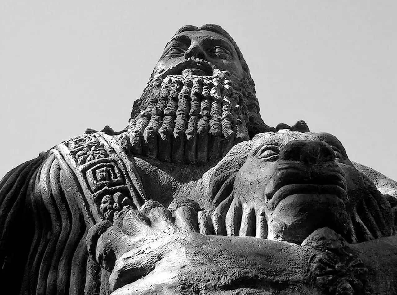 Άγαλμα του Γκιλγκαμές στο Πανεπιστήμιο του Σίδνεϊ, Αυστραλία. Πηγή: Samantha / Wikimedia Commons 