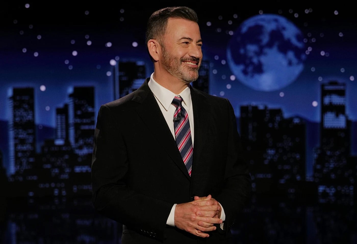 Τζίμι Κίμελ: «Ήταν ένα αστείο για τη διαφορά ηλικίας τους» – Η απάντηση στην αντίδραση των Τραμπ για τη φράση «επίδοξη χήρα»