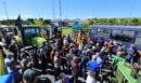 Καρδίτσα: Επέστρεψαν στον κόμβο Ε65 οι αγρότες με τα τρακτέρ τους - ΦΩΤΟ και ΒΙΝΤΕΟ