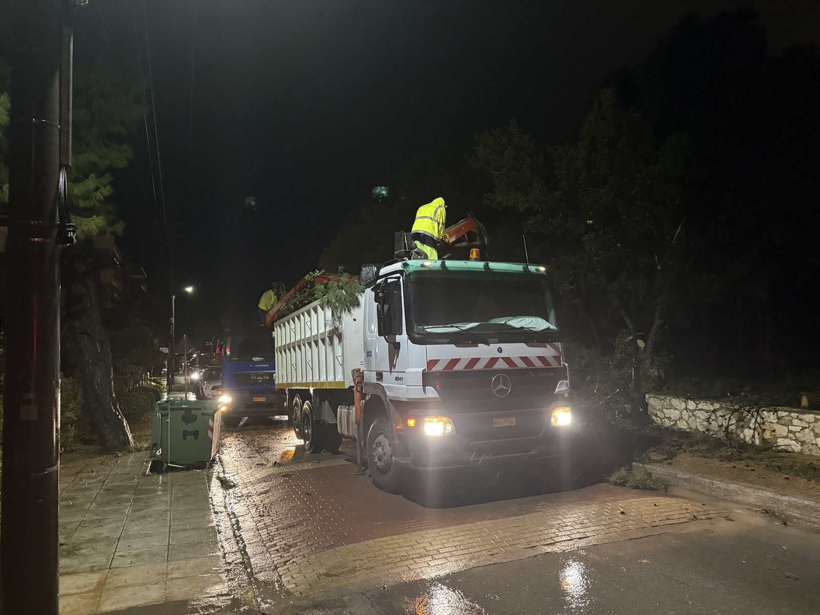 κακοκαιρία, «Erminio», Βάρη, Βούλα, Βουλιαγμένη, πτώσεις δέντρων