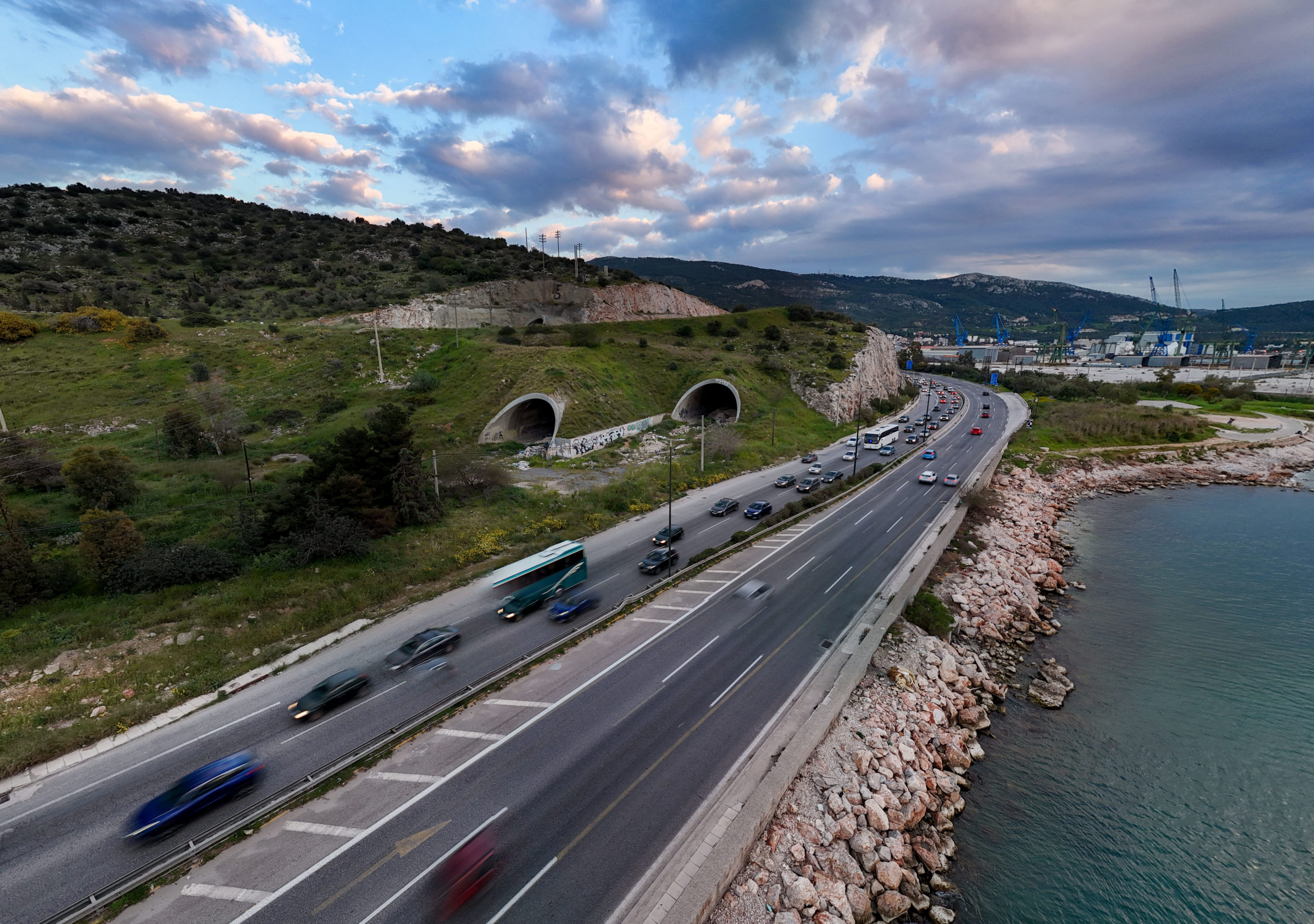 Έξοδος εκδρομέων για το Πάσχα: Σχεδόν 85.000 αυτοκίνητα έφυγαν σήμερα από την Αττική