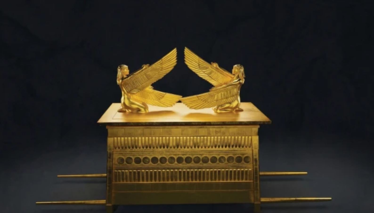 Μια εννοιολογική αναπαράσταση της χρυσοποίκιλτης Κιβωτού της Διαθήκης από το νέο δραματικό ντοκιμαντέρ: Legends of the Lost Ark