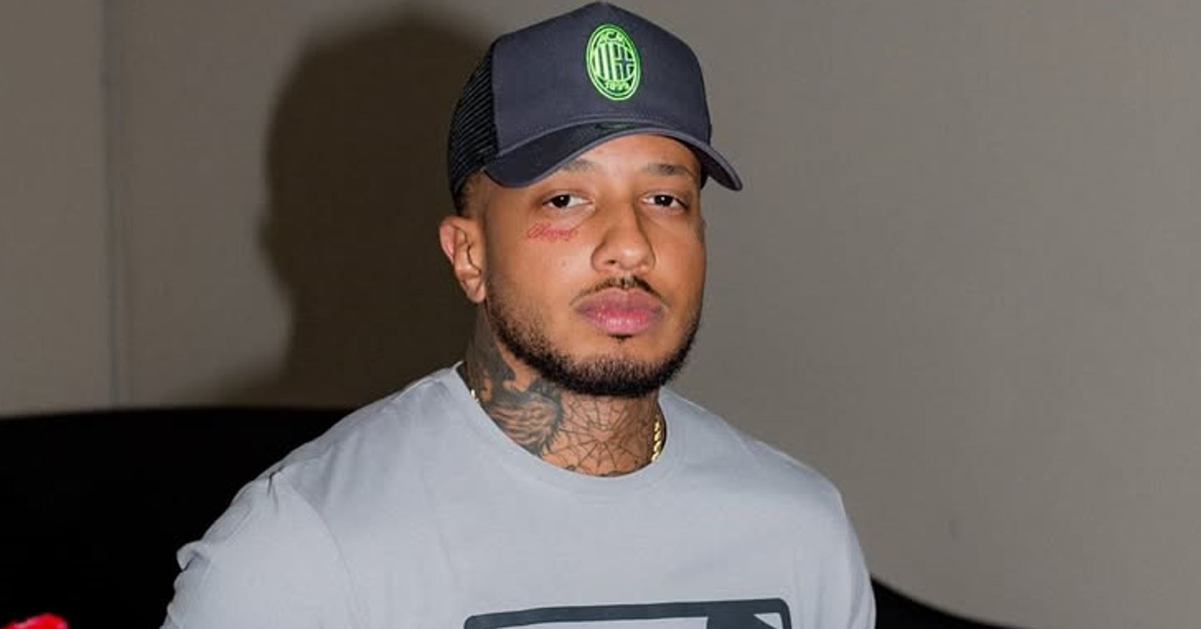 Light: Αγκαλιά με τον έξι μηνών γιο του – Η νέα φωτογραφία που δημοσίευσε