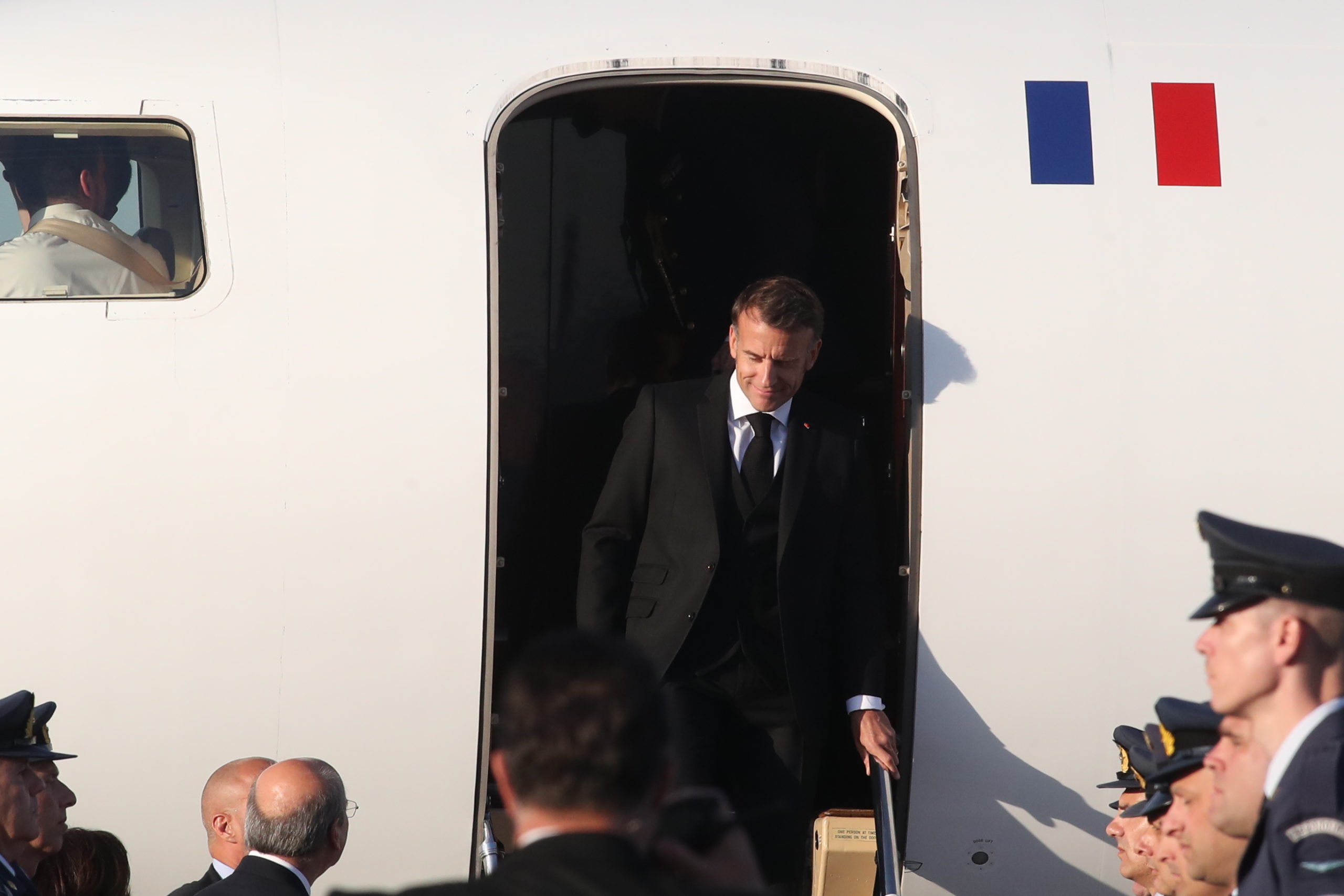 Μακρόν, Αθήνα,