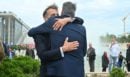 «Εγώ κι εσύ μαζί»: Η φωτογραφία του Μακρόν με τον Μητσοτάκη και το τραγούδι των Τζίμη Πανούση-Αλκίνοου Ιωαννίδη
