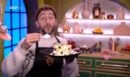 MasterChef: Ο Γιώργος έφτιαξε τούρτα για τα 10 χρόνια της εκπομπής, που «δεν πήγε τόσο καλά» - O Πέτρος πήρε την λευκή ποδιά (Βίντεο)
