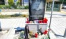 Θεσσαλονίκη: Μνημείο στο σημείο που δολοφονήθηκε ο 20χρονος Κλεομένης - «Πόσο άδικα σου έκοψαν το νήμα της ζωής άγγελέ μου»