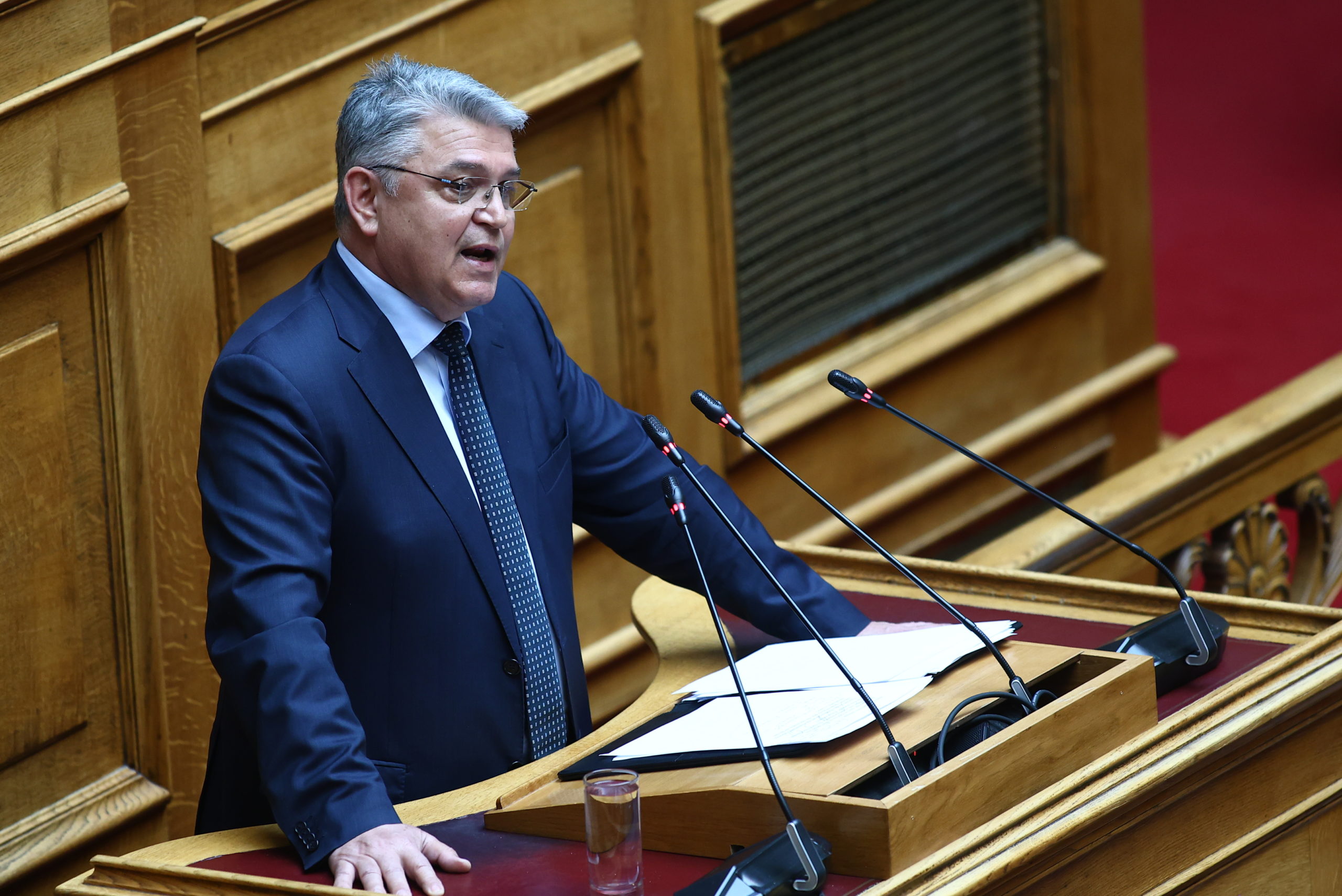 Νατσιός: «Δεν σώζεστε με κανέναν ανασχηματισμό, ξεμείνατε από καλό υλικό»