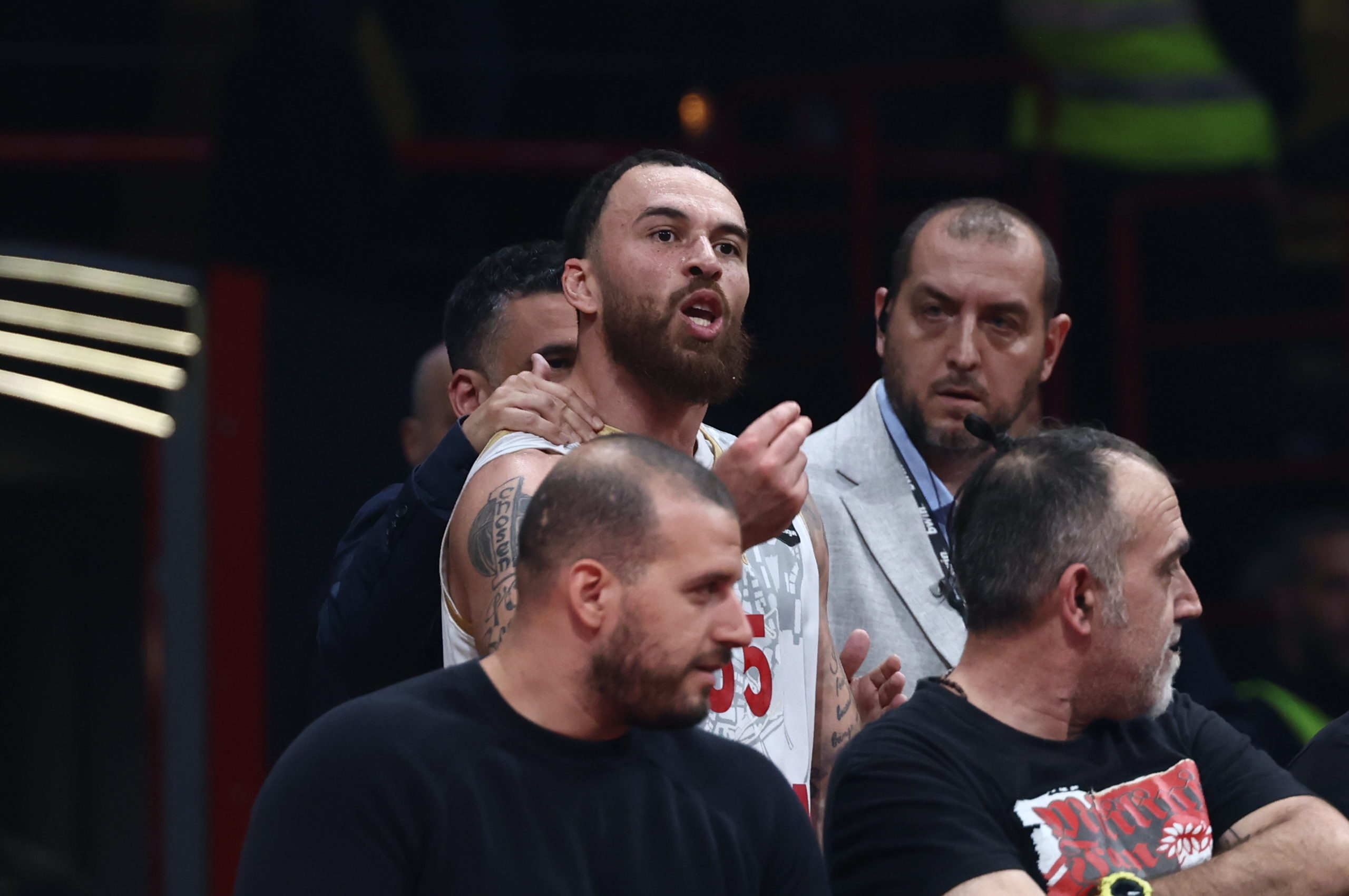 Ολυμπιακός, Μονακό, Μάικ Τζέιμς