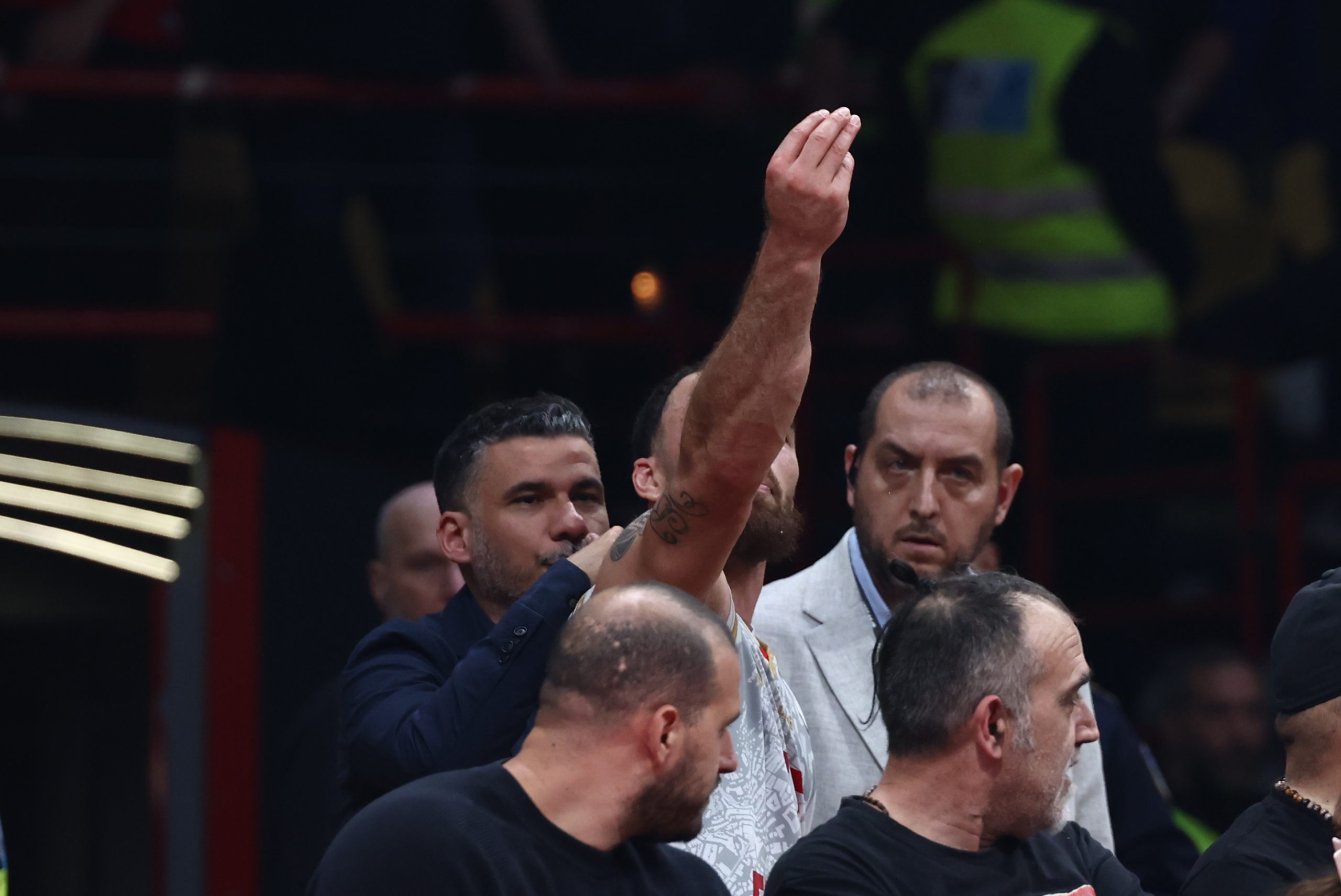 Ολυμπιακός, Μονακό, Μάικ Τζέιμς