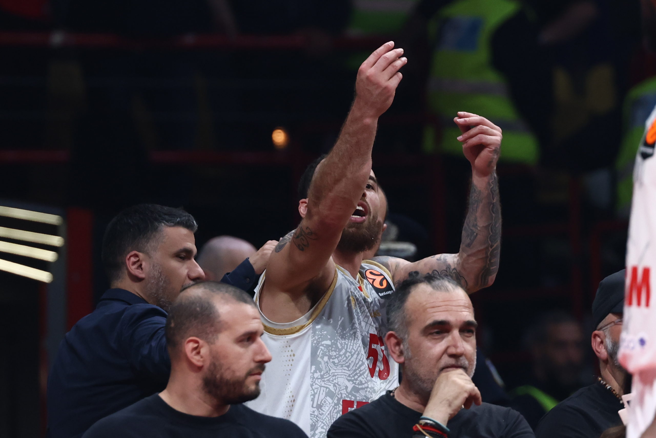 Ολυμπιακός, Μονακό, Μάικ Τζέιμς