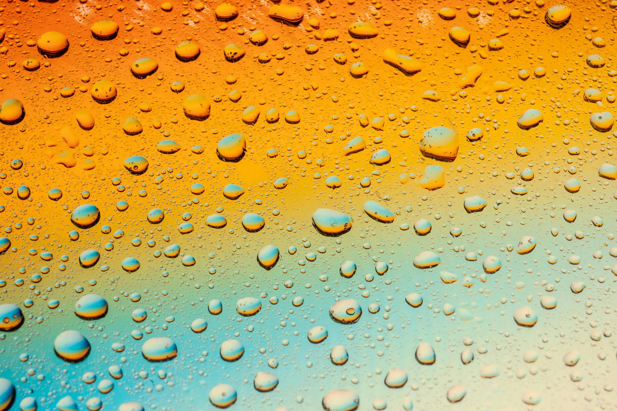 Η αλληλεπίδραση του οξυγόνου με τα μέταλλα είναι κεντρικής σημασίας για τη ζωή, ωστόσο πολλά παραμένουν ανεξερεύνητα πέρα από γνώριμα συστήματα όπως ο σίδηρος. Επανεξετάζοντας τον τρόπο με τον οποίο συμπεριφέρονται λιγότερο συμβατικά στοιχεία, οι ερευνητές ανακάλυψαν έναν τρόπο να ωθήσουν σπάνια μέταλλα στο να σχηματίσουν εξαιρετικά δραστικές ενώσεις με βάση το οξυγόνο. Φωτογραφία: Pexels 