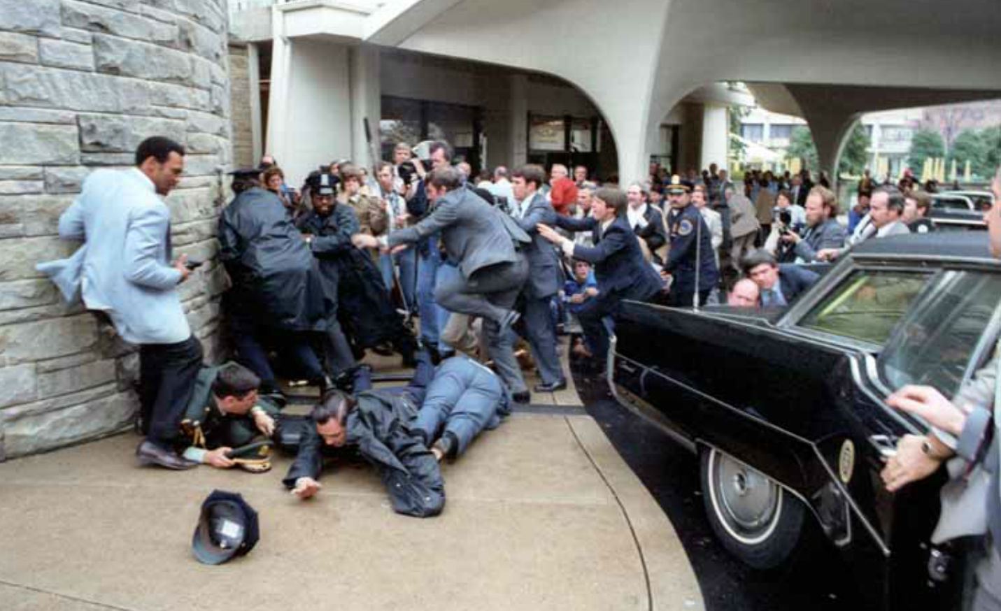 Ντόναλντ Τραμπ: Η επίθεση έγινε στο ίδιο ξενοδοχείο με την απόπειρα δολοφονίας του Ρίγκαν το 1981