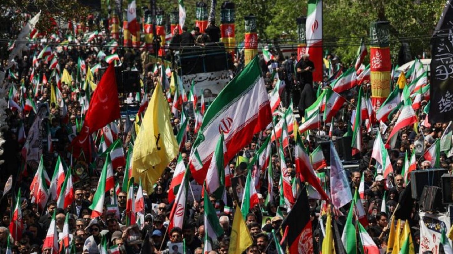 Ιράν: Μεγάλη συγκέντρωση στην Τεχεράνη για την 40ή ημέρα από τη δολοφονία του Χαμενεΐ