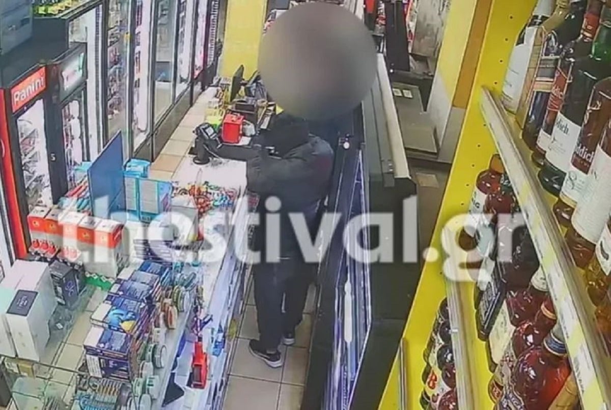 Θεσσαλονίκη: Καρέ καρέ η δράση του ληστή με το μαχαίρι – Το νέο βίντεο με χτύπημα σε ψιλικατζίδικο και το 5ευρω που… δεν καταδέχτηκε