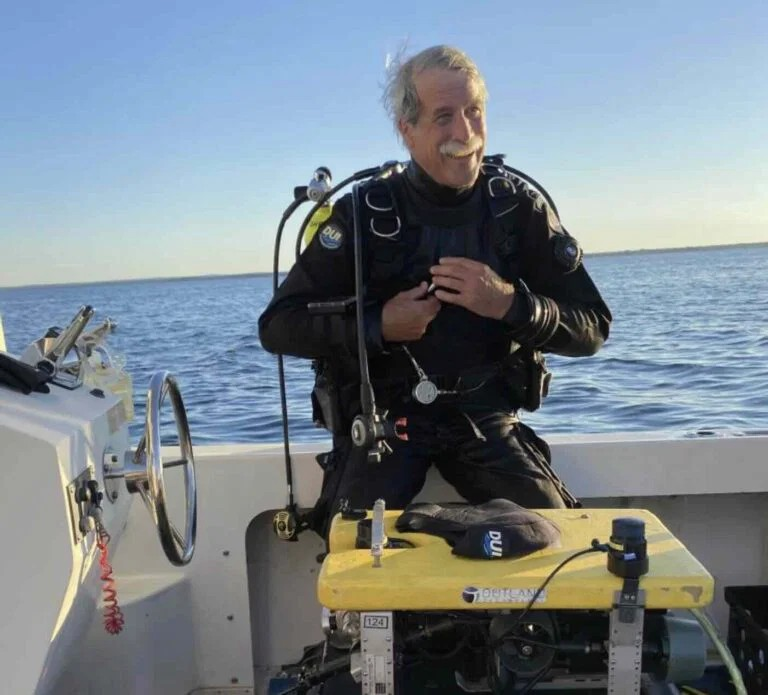 Ο καθηγητής John O’Shea, σε στιγμιότυπο κατά τη διάρκεια εργασιών πεδίου. Πηγή εικόνας: John O’Shea 