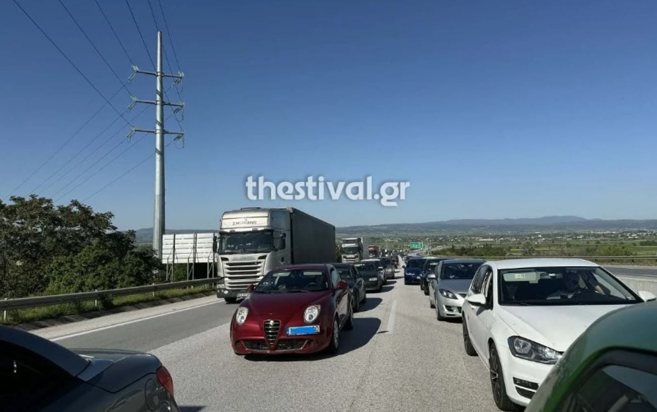 Θεσσαλονίκη: Σφοδρή σύγκρουση αυτοκινήτου με μηχανή στο Δερβένι – Σοβαρά τραυματίας ο μοτοσικλετιστής